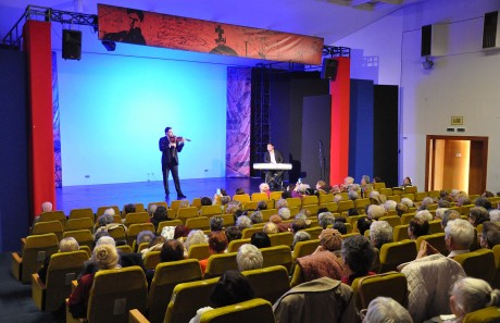 Szépkorú hölgyeket köszöntöttek Nőnap alkalmából a Fehérvári Civil Központban